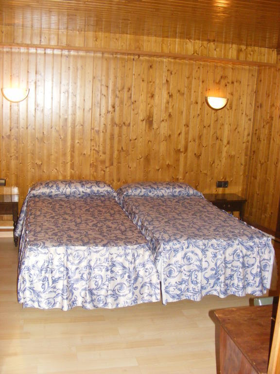 Hotel Europa Les Chambre photo