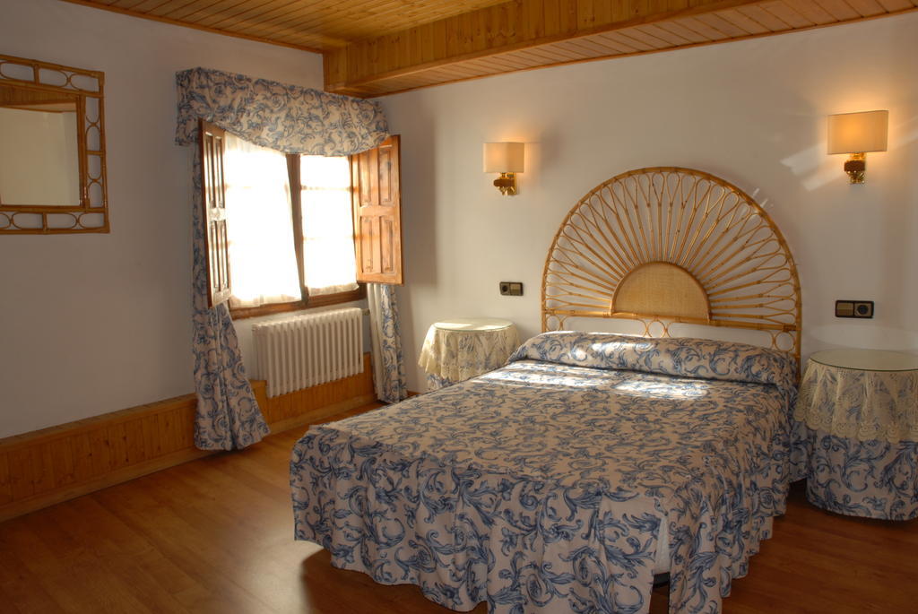 Hotel Europa Les Chambre photo