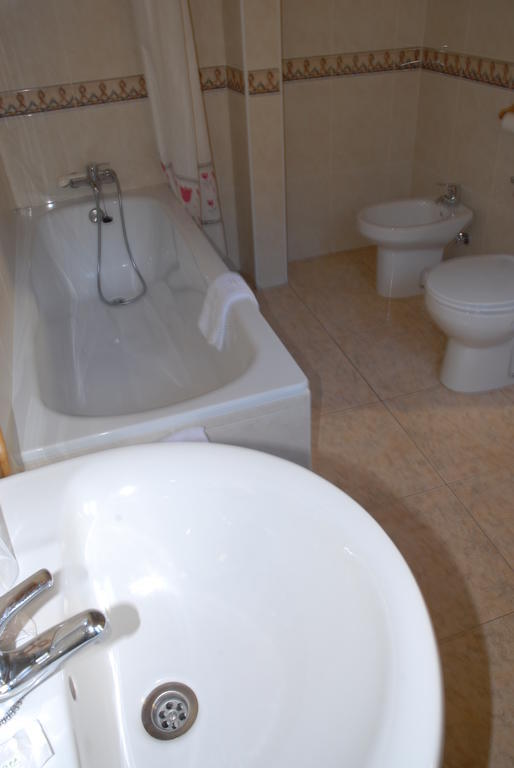 Hotel Europa Les Chambre photo